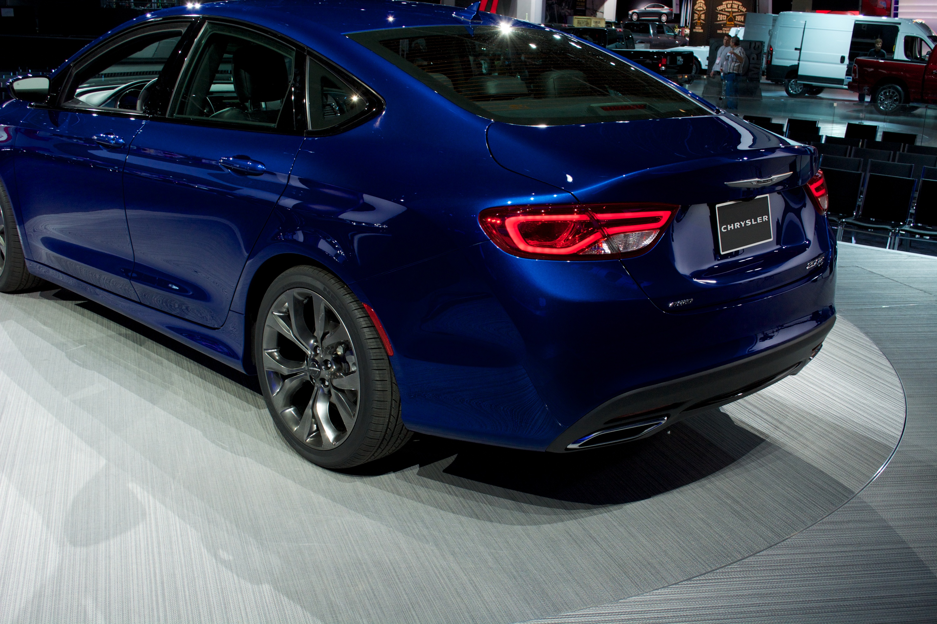 Chrysler 200 review consumer reports