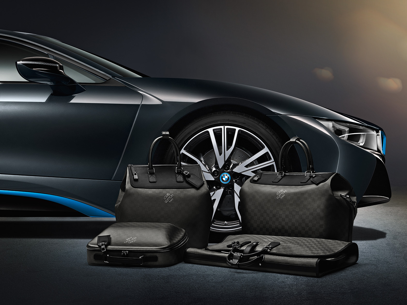 Louis Vuitton's Carbon Fiber BMW i8 Luggage Looks Stunning (Photos)