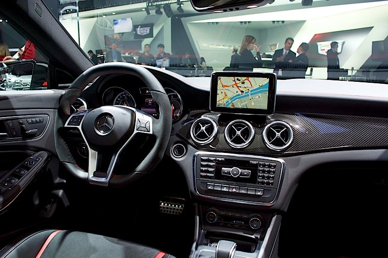 MercedesBenz Wants to Bring CarPlay to Older Vehicles Motor Review