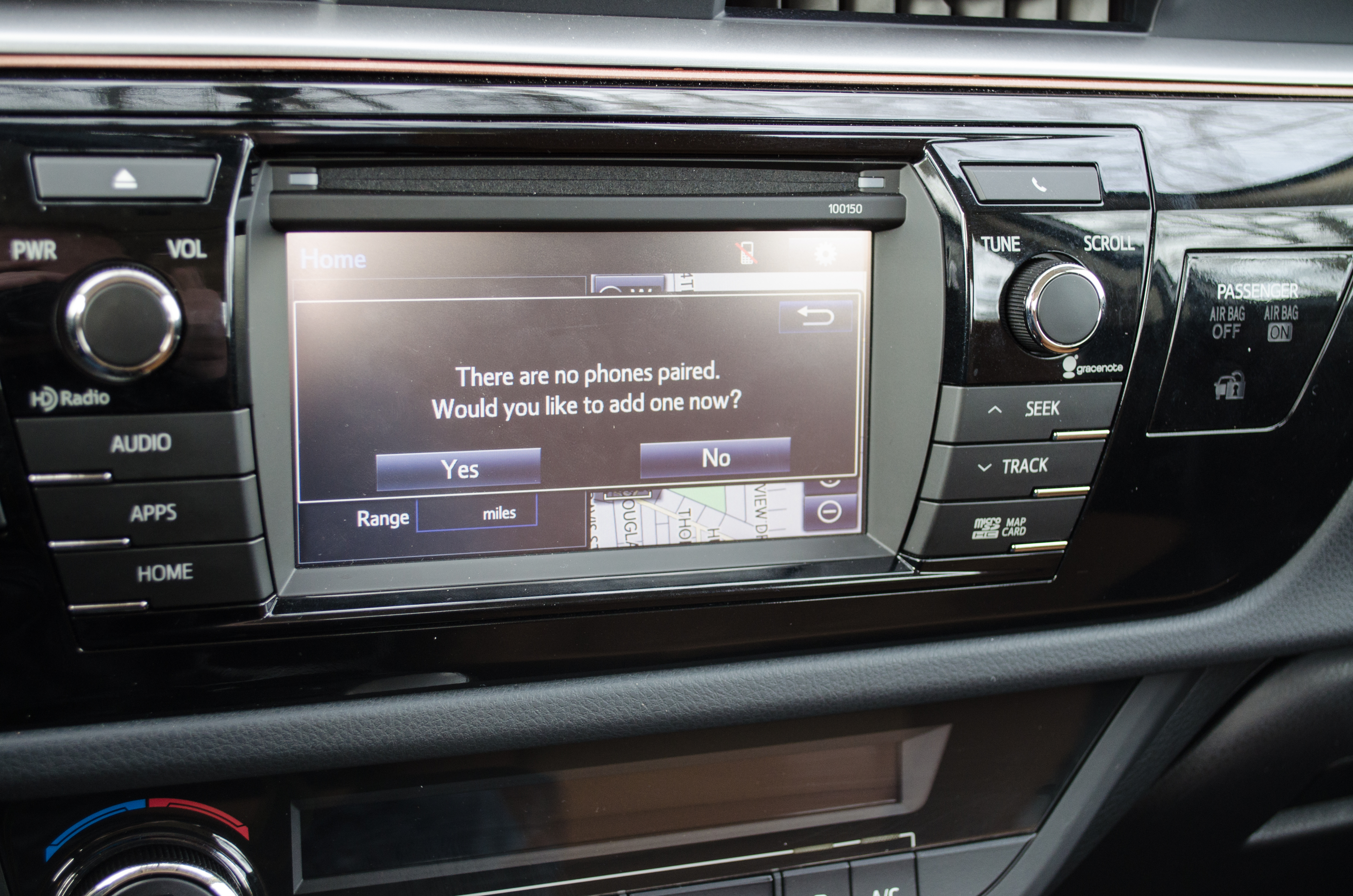 How to Connect an iPhone to Toyota Entune - Motor Review