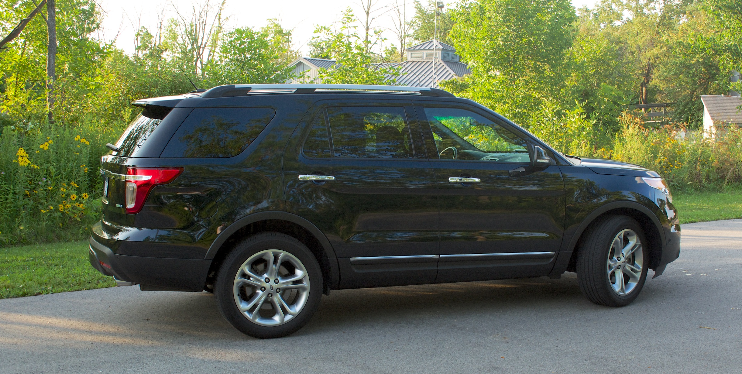 2014 Ford Explorer Limited Review - 7 - Motor Review