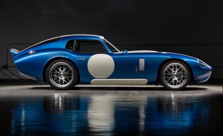 renovo-coupe-side