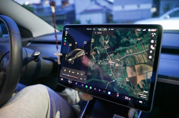 Car screen